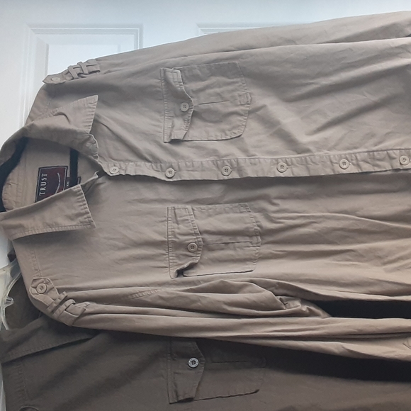 2 button down front pocket shirts - Picture 2 of 5